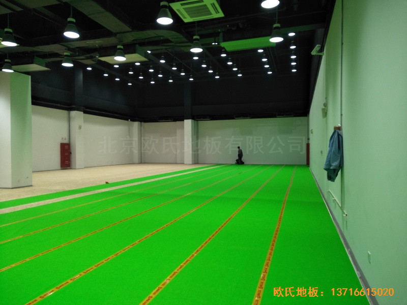 上海鋪東寧橋路669號(hào)體育館運(yùn)動(dòng)木地板安裝案例3