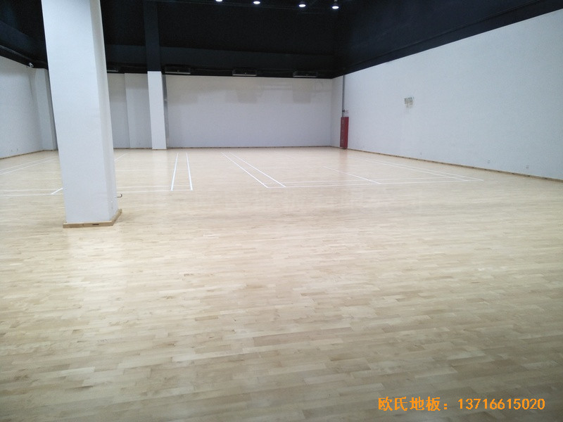 上海鋪東寧橋路669號(hào)體育館運(yùn)動(dòng)木地板安裝案例5