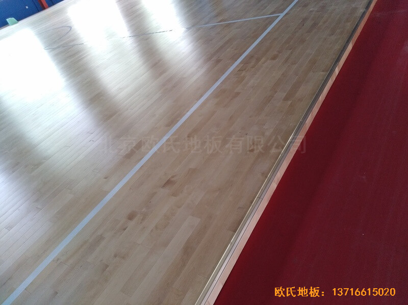 江蘇江陰市榜樣體育俱樂(lè)部體育地板鋪設(shè)案例5