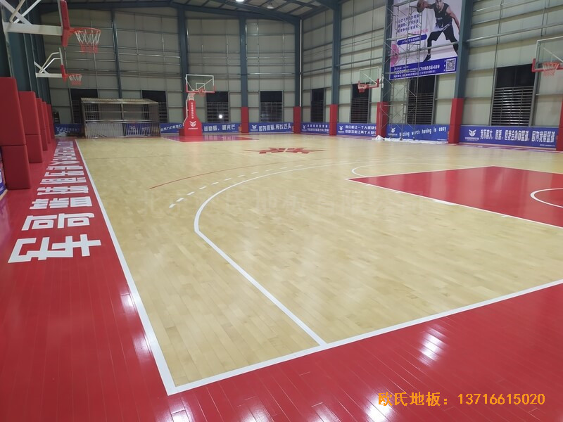 福建恒發(fā)鞋業(yè)公司籃球館體育木地板鋪設(shè)案例4