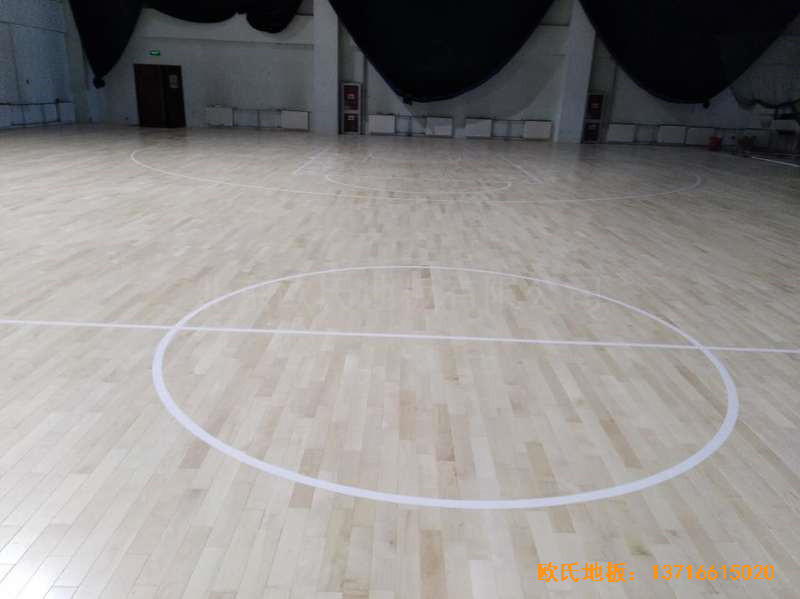 北京房山區(qū)燕山體育館運(yùn)動(dòng)木地板施工案例4