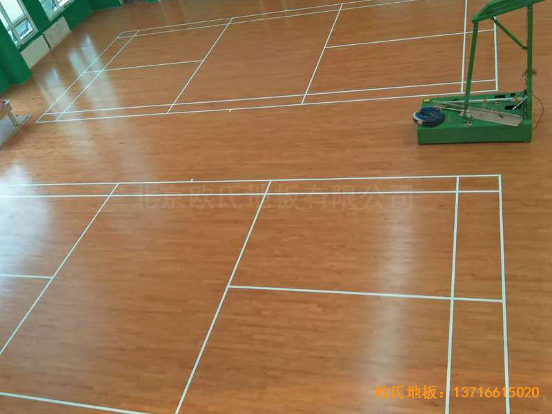 山東荷澤定陶新一中籃球館運(yùn)動(dòng)地板施工案例4