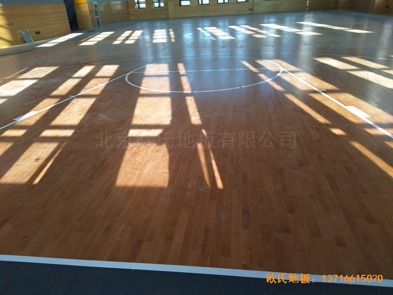 武漢廣阜屯小學(xué)清江錦城分?；@球館體育木地板施工案例5