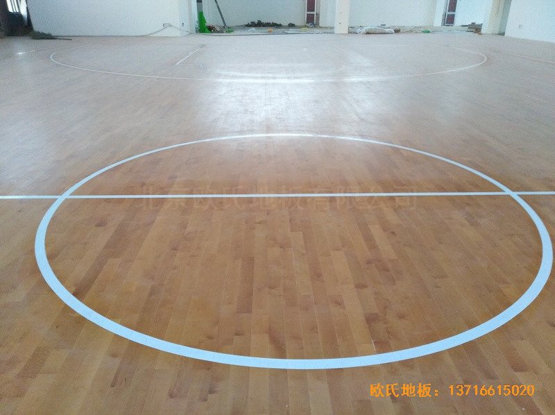 江蘇徐州悅城小學(xué)籃球館運(yùn)動木地板鋪設(shè)案例4