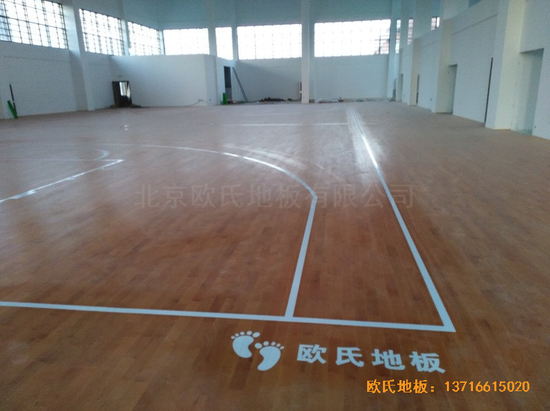 江蘇徐州悅城小學(xué)籃球館運(yùn)動木地板鋪設(shè)案例5