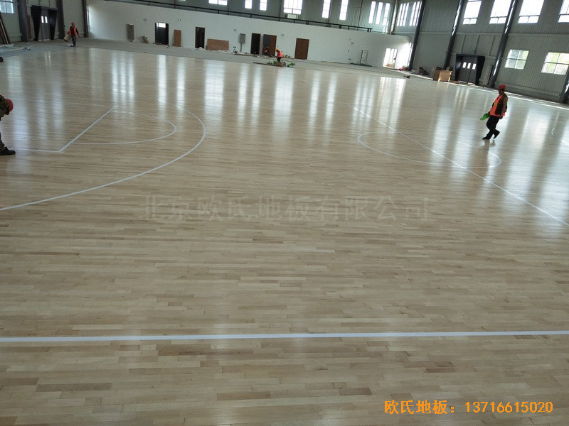 江蘇新能源科技公司籃球館運(yùn)動(dòng)地板鋪裝案例5