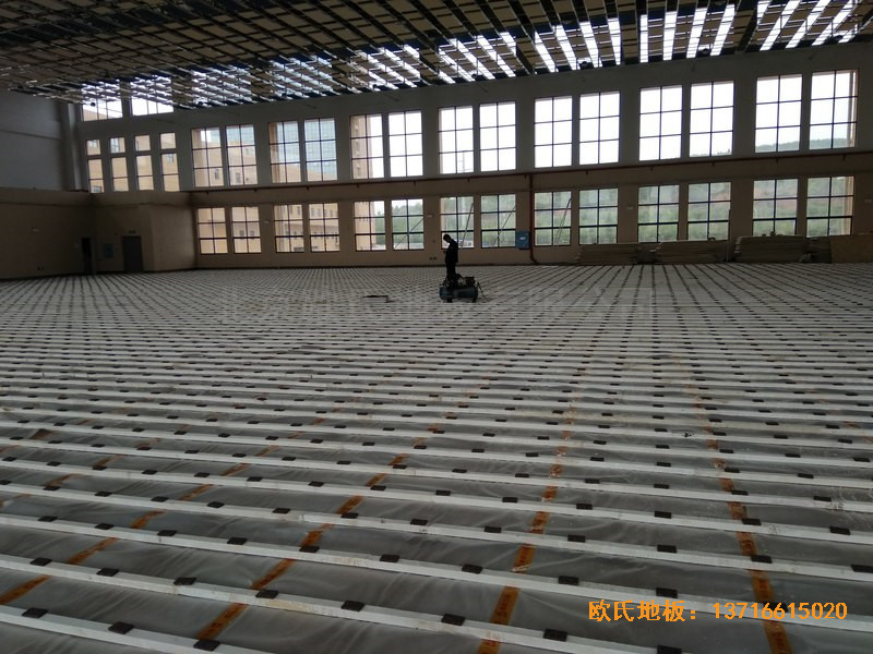 湖南岳麓南雅湘江中學(xué)籃球館運動地板鋪裝案例1