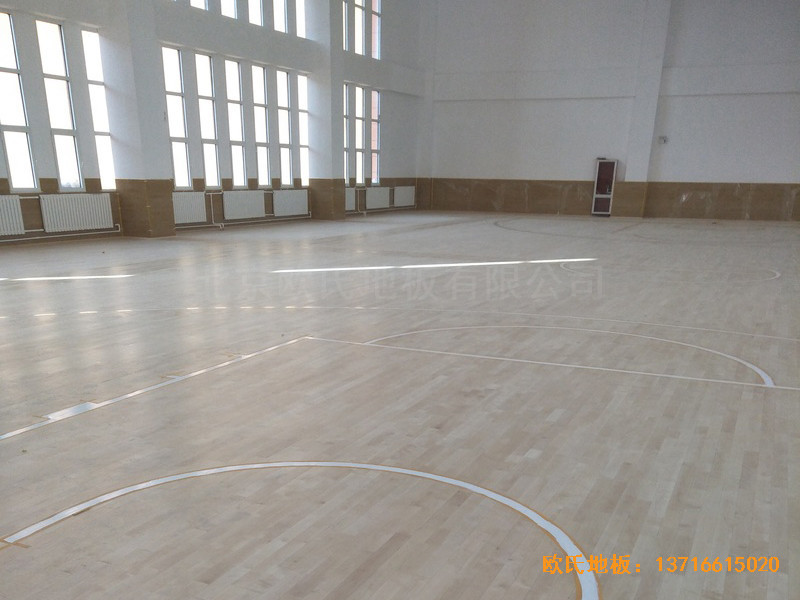 銀川第二十九中學籃球館運動地板安裝案例5