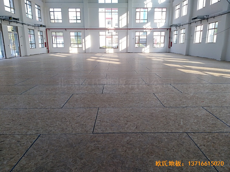 北京良鄉(xiāng)1534部隊(duì)運(yùn)動(dòng)館體育木地板鋪裝案例2