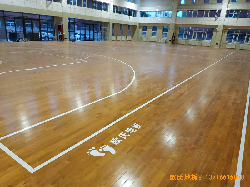 寧夏銀川試驗中學(xué)籃球館運動木地板安裝案例0