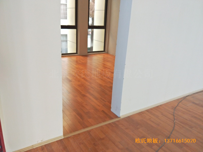 安徽上派學區(qū)中心學?；@球館運動木地板施工案例3