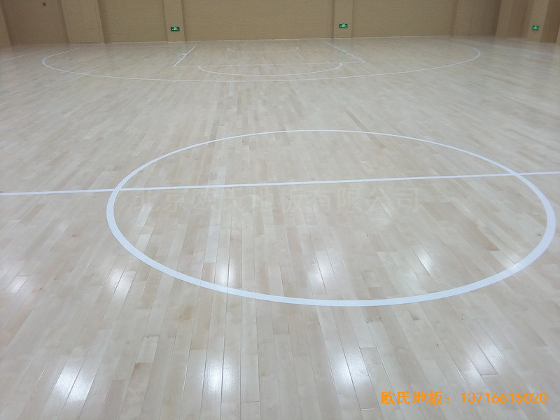山東濟(jì)南歷下區(qū)燕山學(xué)?；@球館運(yùn)動地板施工案例4