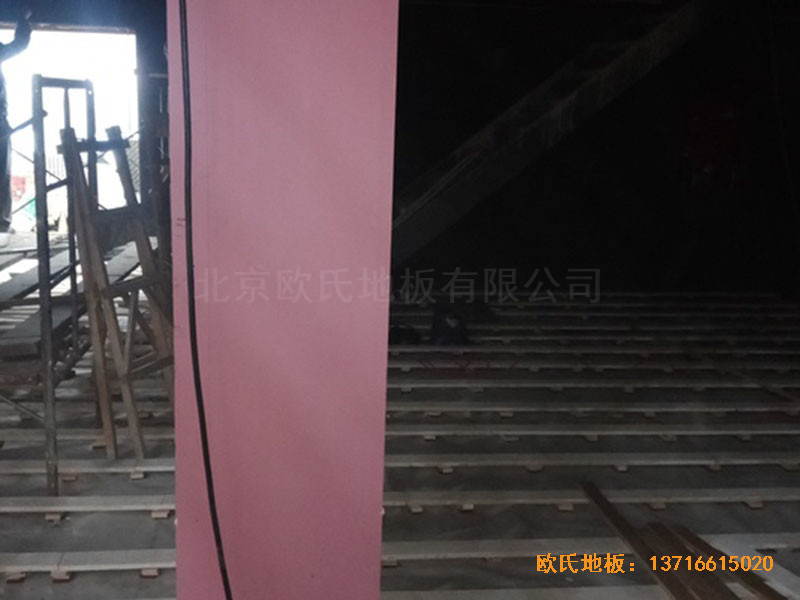 河北承德灤平一中升降舞臺(tái)運(yùn)動(dòng)地板安裝案例