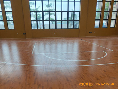 廣東珠海白藤東小學(xué)籃球館運動木地板安裝案例
