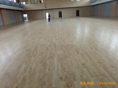 上海寶山區(qū)美蘭湖中學(xué)運動館體育地板安裝案例